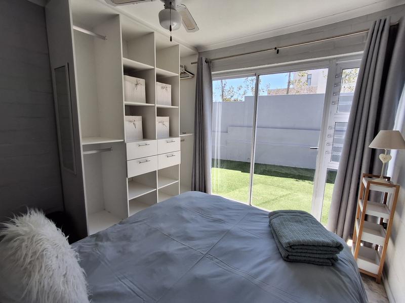 To Let 4 Bedroom Property for Rent in Britannia Bay Western Cape